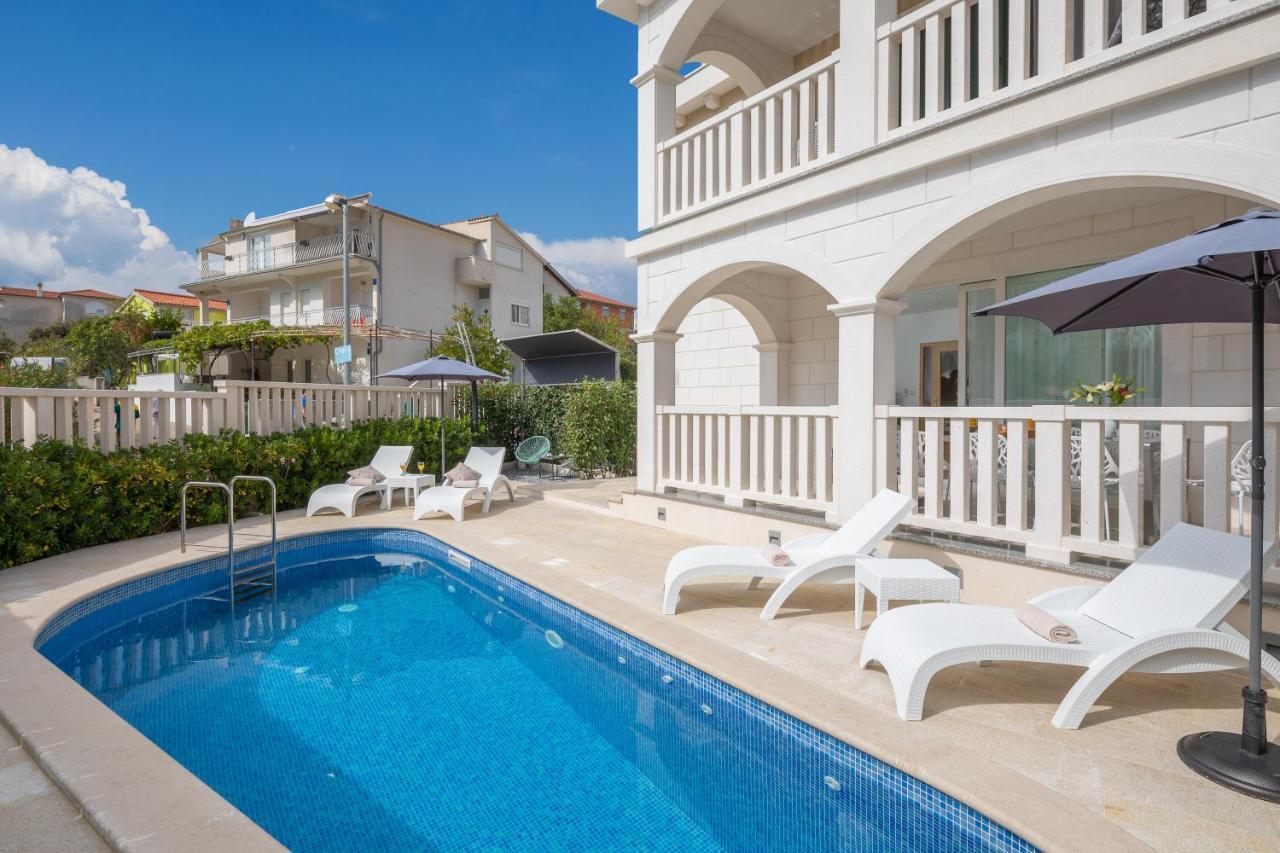 Villa Authentica With Heated Pool Grebaštica Kültér fotó