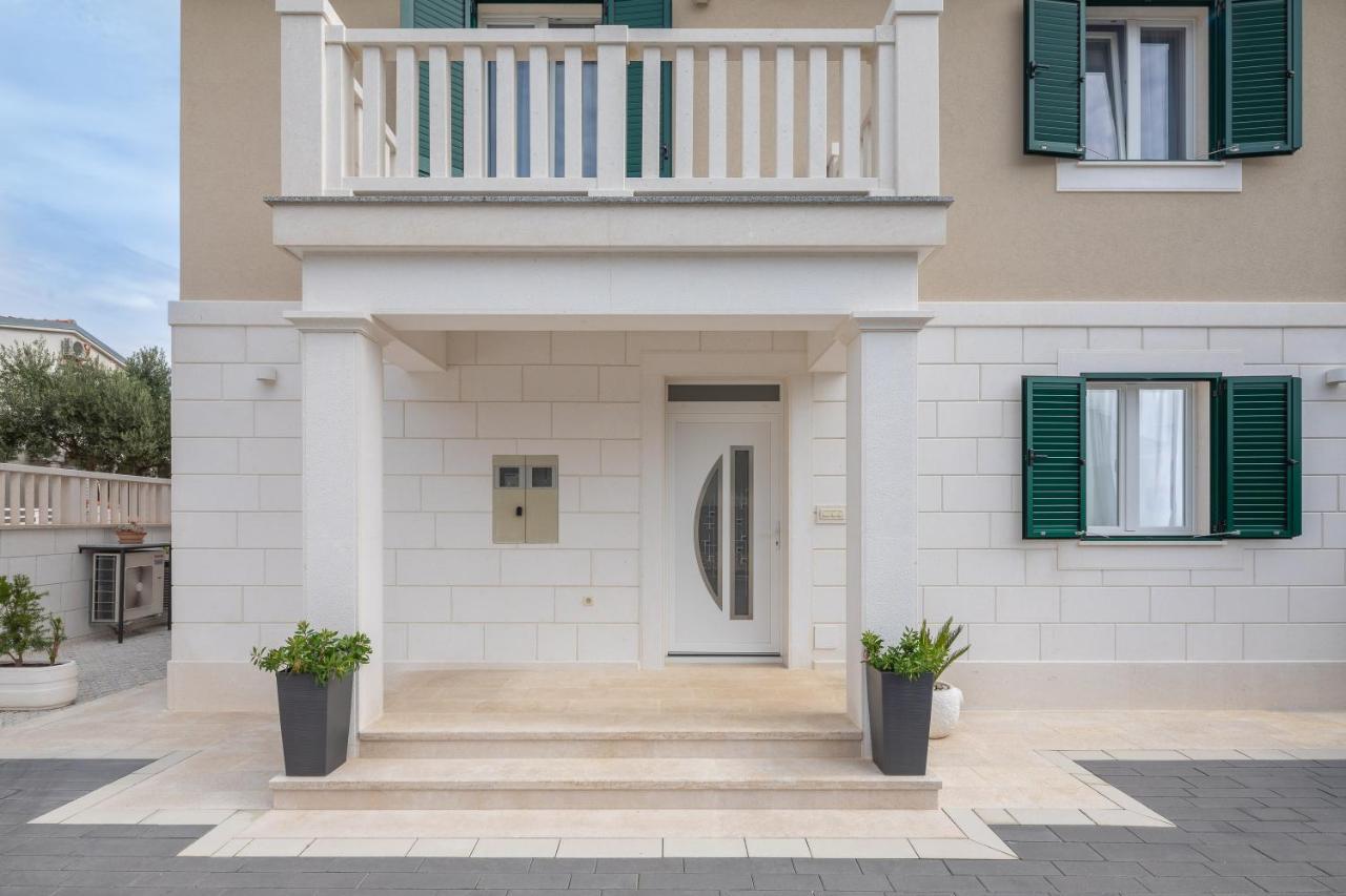 Villa Authentica With Heated Pool Grebaštica Kültér fotó